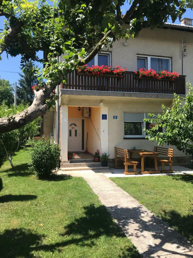 Guest House Josipovic Korenica Exterior foto